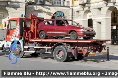 Iveco EuroCargo 135E23 4x4 I serie
Vigili del Fuoco
Comando Provinciale di Cuneo
Allestimento Isoli
VF 19306
Parole chiave: Iveco EuroCargo_135E23_4x4_Iserie VF19306 Santa_Barbara_2023