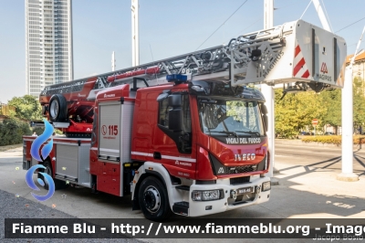 Iveco EuroCargo 160E32 IV serie
Vigili del Fuoco
Autoscala articolata M32L-AS 32 metri
Allestimento Magirus
Parole chiave: Iveco EuroCargo 160E32_IVserie M32L-AS