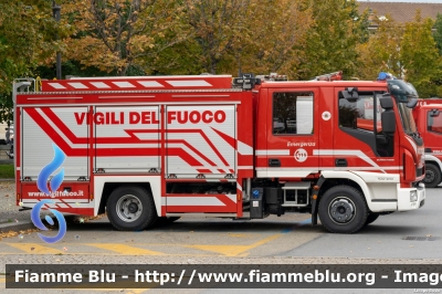 Iveco EuroCargo 100E21 IV serie
Vigili del Fuoco
Comando Provinciale di Torino
Distaccamento Volontario di Chiomonte
AutoPompaSebatoio allestimento C.M.F.
VF 32276
Parole chiave: Iveco EuroCargo_100E21_IVserie VF32276