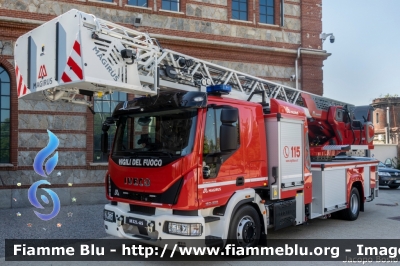 Iveco EuroCargo 160E32 IV serie
Vigili del Fuoco
Autoscala articolata M32L-AS 32 metri
Allestimento Magirus
Parole chiave: Iveco EuroCargo 160E32_IVserie M32L-AS