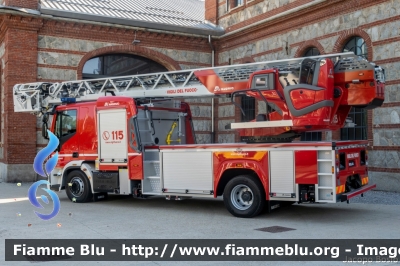 Iveco EuroCargo 160E32 IV serie
Vigili del Fuoco
Autoscala articolata M32L-AS 32 metri
Allestimento Magirus
Parole chiave: Iveco EuroCargo 160E32_IVserie M32L-AS