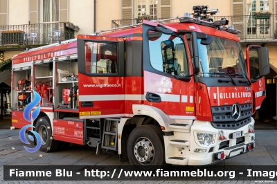 Mercedes-Benz Arocs 1832
Vigili del Fuoco
Comando Provinciale di Cuneo
Bimodale (strada-rotaia)
Allestimento BAI
VF 30907
Parole chiave: Mercedes-Benz Arocs_1832 VF30907 Santa_Barbara_2023