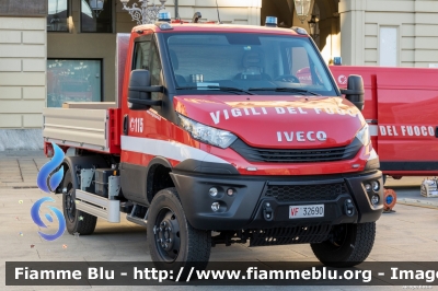 Iveco Daily VI serie 4x4
Vigili del Fuoco
Comando Provinciale di Torino
Allestimento scarrabile Bob-Italev
VF 32690
Parole chiave: Iveco Daily_VIserie_4x4 VF32690 Santa_Barbara_2023