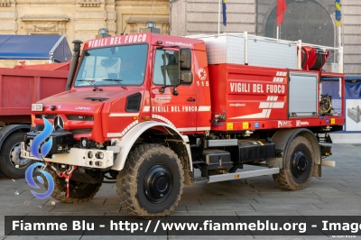 Mercedes-Benz Unimog U5023
Vigili del Fuoco
Comando Provinciale di Torino
Allestimento Telaio Bai
Modulo AIB Divitec/Rosenfire
VF 32296
Parole chiave: Mercedes-Benz Unimog_U5023 VF32296 Santa_Barbara_2023