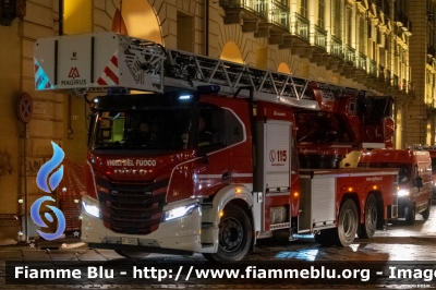 Iveco S-Way AT260S42
Vigili del Fuoco
AutoScala articolata M42L-AS da 42 metri
Allestimento Magirus
Comando di Torino
VF 32922
Parole chiave: Iveco S-Way_AT260S42 VF32922 Santa_Barbara_2023