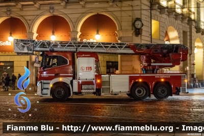 Iveco S-Way AT260S42
Vigili del Fuoco
AutoScala articolata M42L-AS da 42 metri
Allestimento Magirus
Comando di Torino
VF 32922
Parole chiave: Iveco S-Way_AT260S42 VF32922 Santa_Barbara_2023