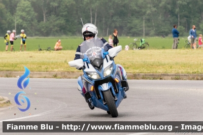 Yamaha FJR 1300 II serie
Polizia di Stato
Polizia Stradale
Allestimento Elevox
POLIZIA G3105
in scorta al Giro d'Italia 2021
Moto "Jolly"
Parole chiave: Yamaha FJR_1300_IIserie POLIZIAG3105 Giro_D_Italia_2021