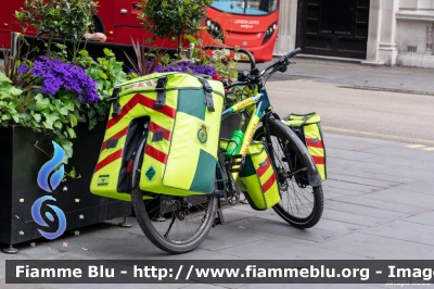 Bicicletta
Great Britain - Gran Bretagna
London Ambulance
Cycle Responder Team
Parole chiave: Bicicletta