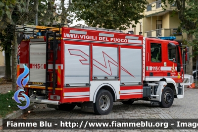 Iveco EuroCargo 120E24 II serie
Vigili del Fuoco
Comando Provinciale di Torino
Distaccamento Volontario di San Maurizio (TO)
AutoPompaSerbatoio allestimento Aris
VF 24716
Parole chiave: Iveco EuroCargo_120E24_IIserie VF24716