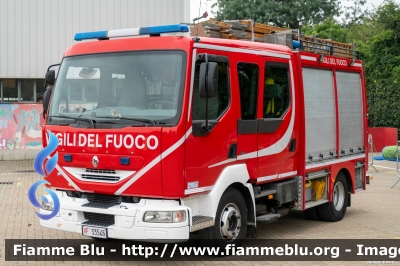 Renault Midlum 210
Vigili del Fuoco
Comando Provinciale di Torino
Distaccamento volontario di Nole (TO)
Autopompa Serbatoio allestimento Camiva
Ricondizionata
VF 33546
Parole chiave: Renault Midlum_210 VF33546