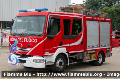 Renault Midlum 210
Vigili del Fuoco
Comando Provinciale di Torino
Distaccamento volontario di Nole (TO)
Autopompa Serbatoio allestimento Camiva
Ricondizionata
VF 33546
Parole chiave: Renault Midlum_210 VF33546