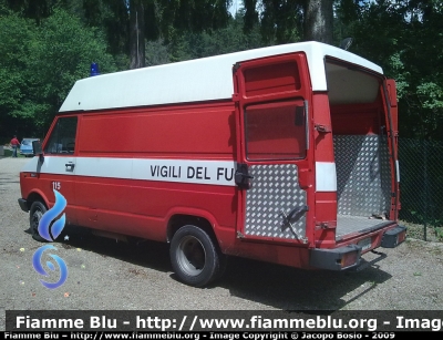 Iveco Daily I Serie
Vigili del Fuoco
Comando Provinciale di Verona
VF 16096
Parole chiave: Iveco Daily_ISerie VF16096