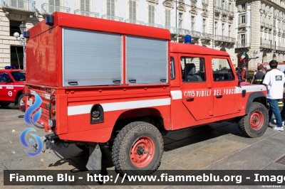 Land Rover Defender 130 
Vigili del Fuoco
Comando Provinciale di Torino
Distaccamento Volontario di Volpiano
VF 19323
Parole chiave: Land-Rover Defender_130 VF19323