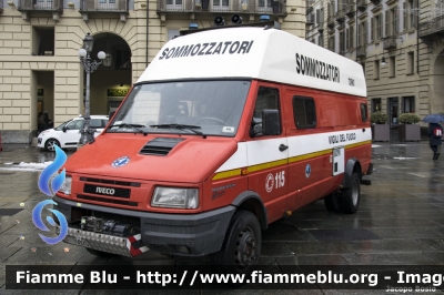 Iveco Daily II Serie
Vigili del Fuoco
Comando Provinciale di Torino
Nucleo Sommozzatori
VF 19925
Santa Barbara 2017 Torino
Parole chiave: Iveco Daily_IISerie VF19925 Santa_Barbara_2017