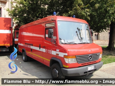 Mercedes-Benz Vario 612D
Vigili del Fuoco
Comando Provinciale di Torino
VF20695
Parole chiave: Mercedes-Benz Vario_612D Raduno_ANVVF_2011 VF20695