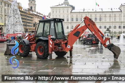 JCB 4CX
Vigili del Fuoco
Comando Provinciale di Torino
VF21664
Santa Barbara 2017 Torino
Parole chiave: Santa_Barbara_2017 JCB 4CX VF21664