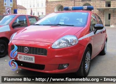 Fiat Grande Punto
Vigili del Fuoco
Comando Provinciale di Torino
VF25088
Parole chiave: Raduno_ANVVF_2011 Fiat Grande_Punto VF25088