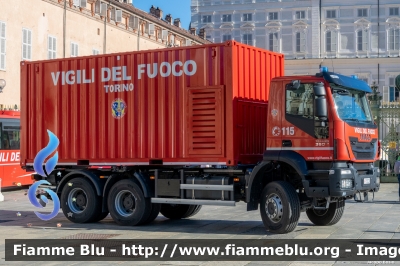 Iveco Trakker AD380T36W III serie
Vigili del Fuoco
Comando Provinciale di Torino
Nucleo NBCR
VF 33221
Parole chiave: Iveco Trakker_AD380T36W_IIIserie VF33221