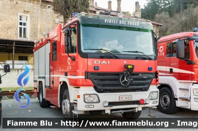 Mercedes-Benz Actros 1832 II serie
Vigili del Fuoco
Comando Provinciale di Torino
Distaccamento Permanente di Susa
AutoPompaSerbatoio bimodale (strada-rotaia) allestimento Bai
VF 24123
Parole chiave: Mercedes-Benz Actros_1832_II_serie VF24123 Santa_Barbara_2019