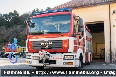 Man TGL 12.240 II serie
Vigili del Fuoco
Comando Provinciale di Torino
Distaccamento Permanente di Susa
AutoPompaSerbatoio allestimento Rosenfire
VF 26591
Parole chiave: Man TGL_12.240_IIserie VF26591 santa_barbara_2019