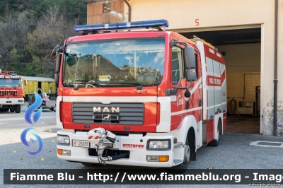 Man TGL 12.240 II serie
Vigili del Fuoco
Comando Provinciale di Torino
Distaccamento Permanente di Susa
AutoPompaSerbatoio allestimento Rosenfire
VF 26591
Parole chiave: Man TGL_12.240_IIserie VF26591 santa_barbara_2019