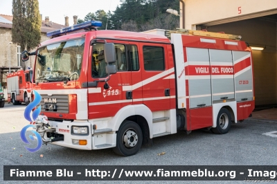 Man TGL 12.240 II serie
Vigili del Fuoco
Comando Provinciale di Torino
Distaccamento Permanente di Susa
AutoPompaSerbatoio allestimento Rosenfire
VF 26591
Parole chiave: Man TGL_12.240_IIserie VF26591 santa_barbara_2019