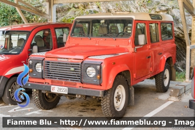 Land Rover Defender 110
Vigili del Fuoco
Comando Provinciale di Torino
Distaccamento Permanente di Susa
VF 28558
Parole chiave: Land-Rover Defender_110 VF28558 santa_barbara_2019