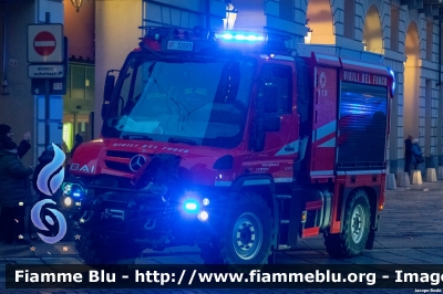 Mercedes-Benz Unimog U219
Vigili del Fuoco
Comando Provinciale di Torino
Automezzo AIB allestimento BAI
VF 32689
Parole chiave: Mercedes-Benz Unimog_U219 VF32689