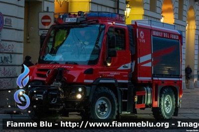 Mercedes-Benz Unimog U219
Vigili del Fuoco
Comando Provinciale di Torino
Automezzo AIB allestimento BAI
VF 32689
Parole chiave: Mercedes-Benz Unimog_U219 VF32689