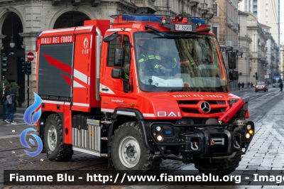 Mercedes-Benz Unimog U219
Vigili del Fuoco
Comando Provinciale di Torino
Automezzo AIB allestimento BAI
VF 32689
Parole chiave: Mercedes-Benz Unimog_U219 VF32689