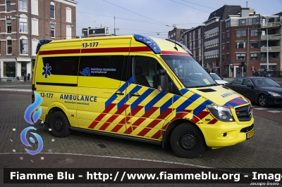 Mercedes Sprinter III serie restyle
Nederland - Paesi Bassi
Amsterdam Ambulance
13-177
Parole chiave: Mercedes Sprinter_III_serie_restyle