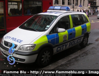 Vauxhall Zafira
Great Britain - Gran Bretagna
City of London Police

Parole chiave: Vauxhall Zafira london police