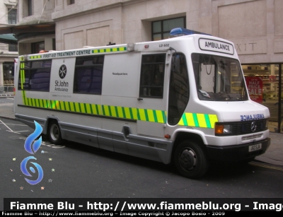 Mercedes-Benz
Great Britain - Gran Bretagna
Order of St. John London
Automezzo Adibito a Punto di Pronto Soccorso Mobile
Parole chiave: MB London_Ambulance