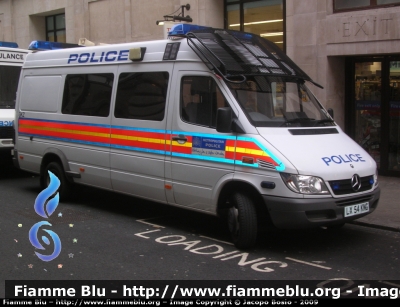 Mercedes-Benz Sprinter II Serie
Great Britain - Gran Bretagna
 London Metropolitan Police
Automezzo da Ordine Pubblico
Parole chiave: MB Sprinter London_Police