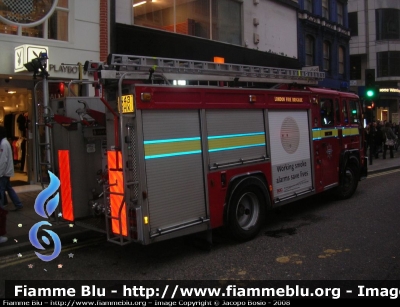 Volvo FL6 I serie
Great Britain - Gran Bretagna
 London Fire Brigade
Parole chiave: Volvo FL6_Iserie Fire_Brigade London Gran_Bretagna