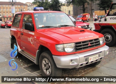 Mitsubishi Pajero Swb III serie
Vigili del Fuoco
Comando provinciale di Torino
VF22926
Parole chiave: Mitsubishi Pajero_Swb_IIIserie VF22926 Raduno_ANVVF_2011