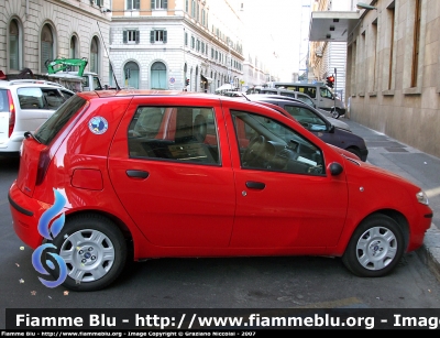 Fiat Punto III serie
Vigili del Fuoco
Nucleo Sommozzatori di Roma
VF 24218
Parole chiave: Fiat Punto_IIIserie VF24218