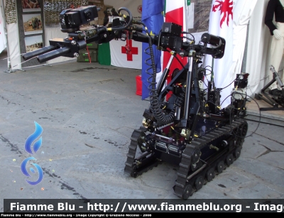 Robot per Disinnesco Ordigni Esplosivi
Esercito Italiano
Artificieri dell'Esercito
Parole chiave: Robot Disinnesco Ordigni Esplosivi Esercito Artificieri_Festa Forze Armate Firenze