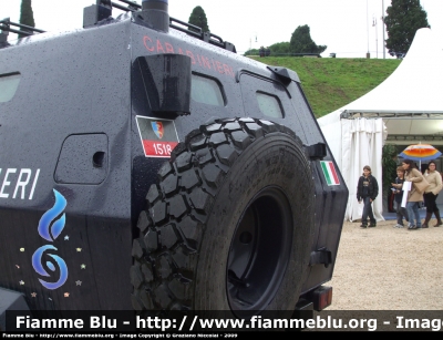 Iveco VM90P
Carabinieri
Veicolo per Missioni Fuori Area
Parole chiave: Iveco VM90P_Carabinieri_Festa_delle_Forze_Armate_2009