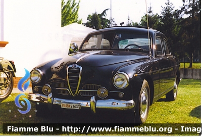 Alfa Romeo 1900 Super
Polizia di Stato
Squadra Mobile
Polizia 21633
Veicolo restaurato e qui esposto durante la inaugurazione del Museo del Modellismo Storico "Leonello Cinelli"
Parole chiave: Alfa-Romeo 1900 Super Squadra Mobile POLIZIA21633