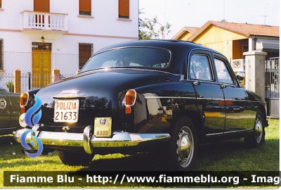 Alfa Romeo 1900 Super
Polizia di Stato
Squadra Mobile
Polizia 21633
Veicolo restaurato e qui esposto durante la inaugurazione del Museo del Modellismo Storico "Leonello Cinelli"
Parole chiave: Alfa-Romeo 1900 Super Squadra Mobile POLIZIA21633