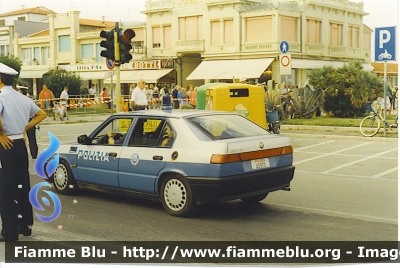 Alfa Romeo 33 II serie
Squadra Volante
Viareggio
Polizia A5970
Parole chiave: Alfa Romeo IIserie Squadra Volante Viareggio POLIZIAA5970