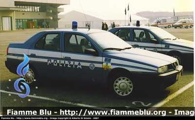 Alfa Romeo 155 II serie
Polizia di Stato
Polizia Stradale in servizio sulla A22 Modena-Brennero
POLIZIA B5752
Parole chiave: Alfa-Romeo 155_IIserie PoliziaB5752