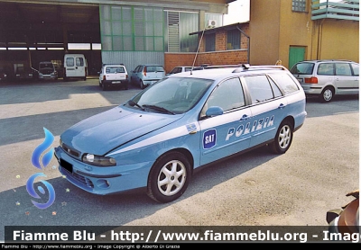 Fiat Marea Weekend I serie
Polizia Stradale
in servizio sulla SAT
(A12 - Livorno - Rosignano)
Parole chiave: Fiat Marea_Weekend_Iserie Polizia