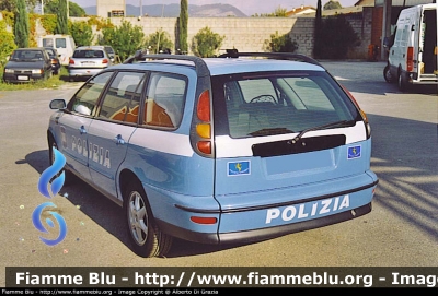 Fiat Marea Weekend I serie
Polizia Stradale
in servizio sulla SAT
(A12 - Livorno - Rosignano)
Parole chiave: Fiat Marea_Weekend_Iserie Polizia