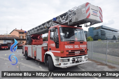 Iveco EuroFire 150E27 I serie
Vigili del Fuoco
Comando provinciale di Lucca
Distacamento Permanente di Viareggio
Autoscala da 37 metri allestimento Iveco-Magirus
VF 18697
Parole chiave: Iveco EuroFire 150E27 I serie VF18697 Santa_Barbara_2022