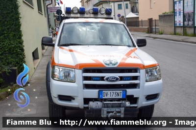 Ford Ranger VIII serie
Pubblica Assistenza Croce Verde Viareggio (LU)
Sezione di Camaiore
Antincendio Boschivo
Modulo Boschivo allestimento BAI
Codice Automezzo: Verde 35
Parole chiave: Ford Ranger_VIserie