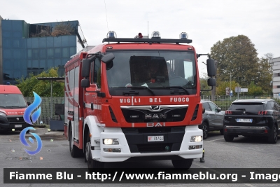 Man TGM 15.250 III serie
Vigili del Fuoco
Comando provinciale di Lucca
Distacamento Permanente di Viareggio
AutoPompaSerbatoio allestimento BAI
VF 31744
Parole chiave: Man TGM_15.250_IIIserie VF31744 Santa_Barbara_2022