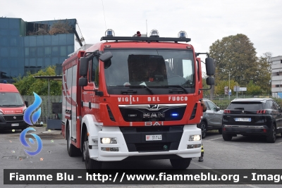 Man TGM 15.250 III serie
Vigili del Fuoco
Comando provinciale di Lucca
Distacamento Permanente di Viareggio
AutoPompaSerbatoio allestimento BAI
VF 31744
Parole chiave: Man TGM_15.250_IIIserie VF31744 Santa_Barbara_2022