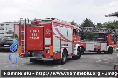 Man TGM 15.250 III serie
Vigili del Fuoco
Comando provinciale di Lucca
Distacamento Permanente di Viareggio
AutoPompaSerbatoio allestimento BAI
VF 31744
Parole chiave: Man TGM_15.250_IIIserie VF31744 Santa_Barbara_2022